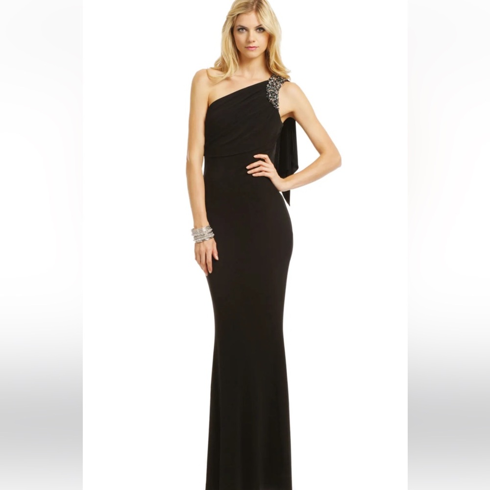 Badgley Mischka Black Miss Mysterious One-Shoulder Gown